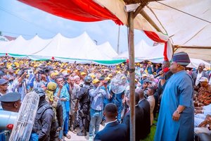 Six Reps defect to Accord Party in Osun