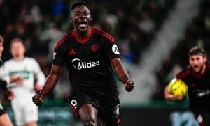 LaLiga: ‘You’ve no reason to be sad’ – Romero comforts Akor Adams after miss
